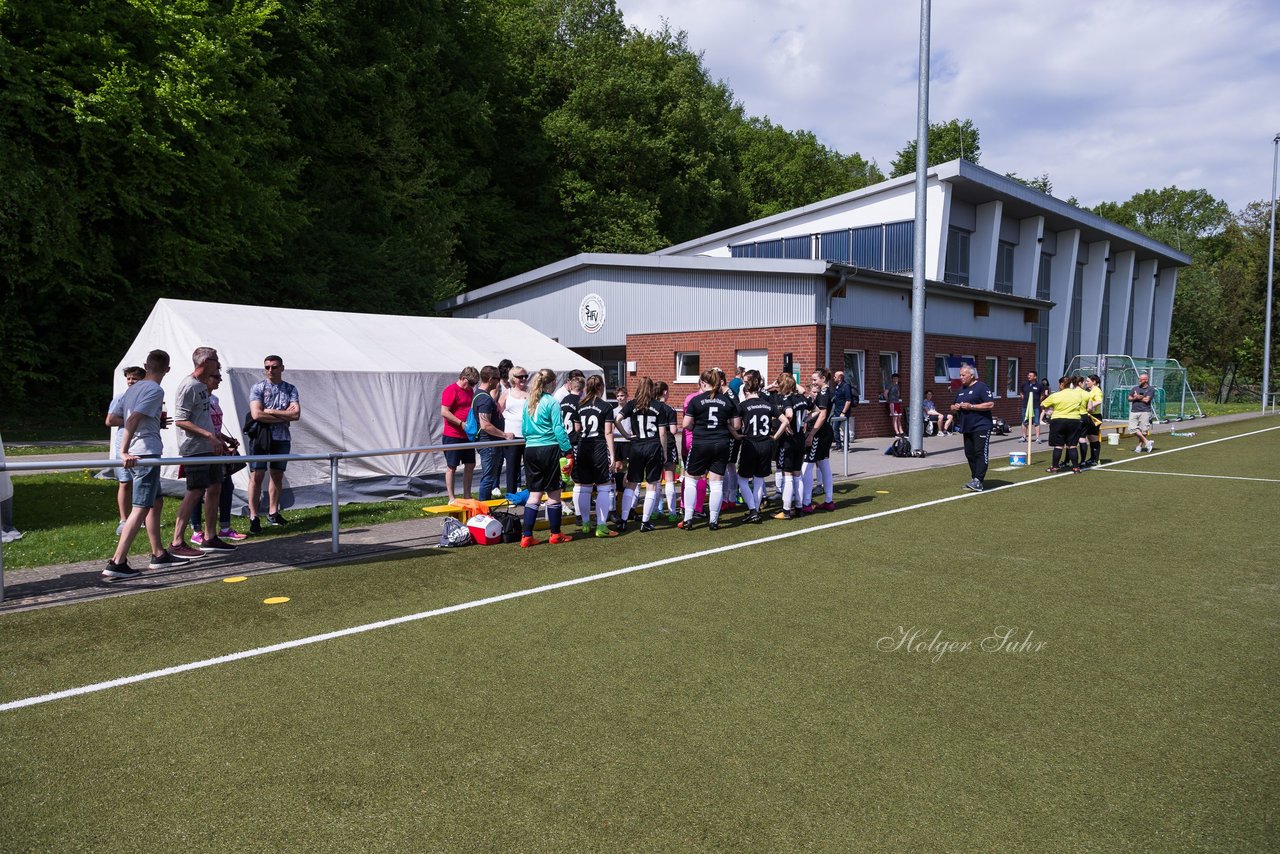 Bild 119 - B-Juniorinnen Pokalfinale SV Henstedt Ulzburg - SG Holstein Sued : 2:0